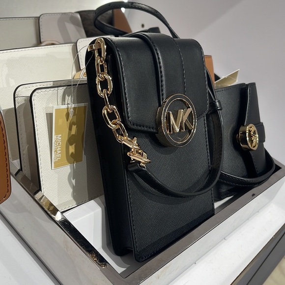 MICHAEL KORS CARMEN SMALL FAUX LEATHER PHONE CROSSBODY BAG - Picture 3 of 16